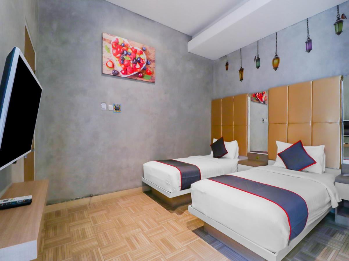 Super Oyo Collection O 31 The Batik Bed And Coffee Bandung Otel Dış mekan fotoğraf